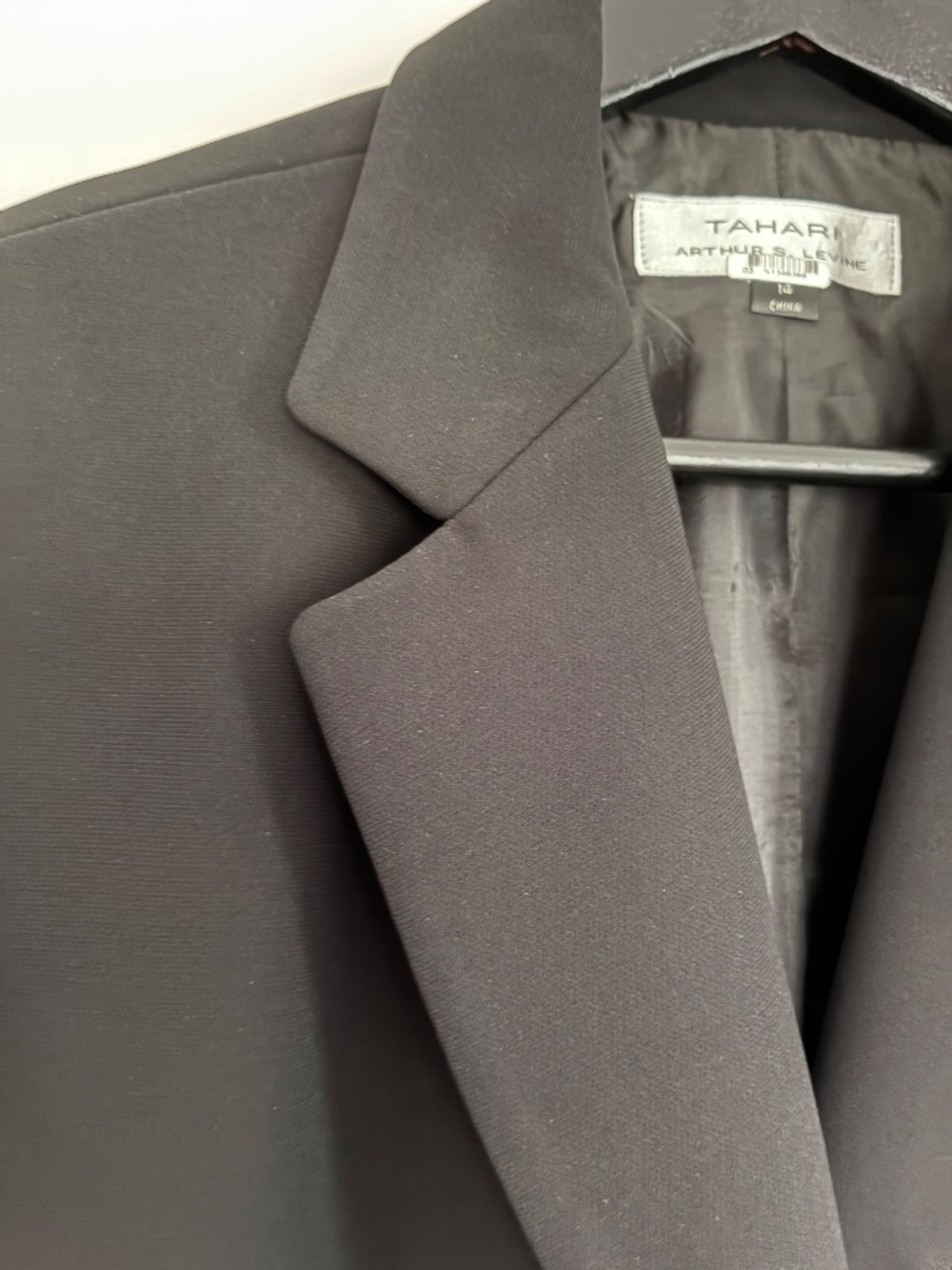 Tahari Arthur S. Levine Black 2 Piece Pants Suit Size 14 Career Office Blazer - Picture 15 of 15
